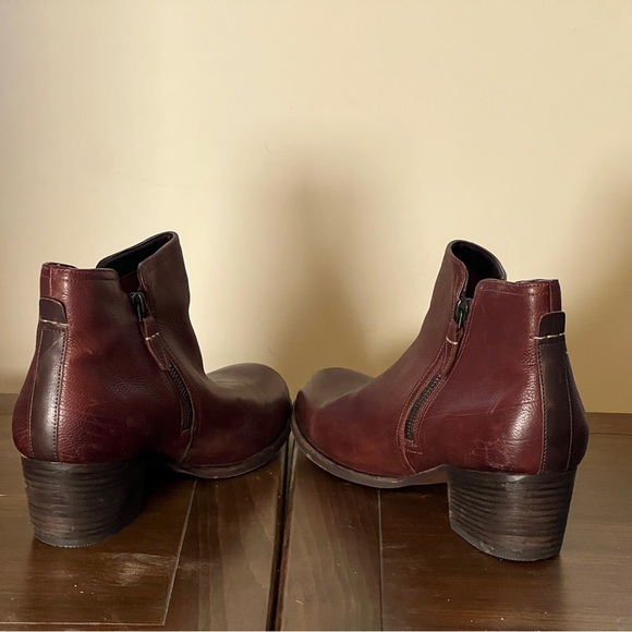 EUC Clark’s Maypearl Ramie size 12 Zip Booties, leather uppers and lining - Picture 5 of 15